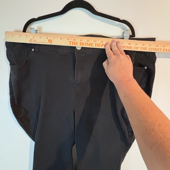 Lane Bryant 28P Black Stretch Capri Jeans Plus Size - Picture 4 of 8